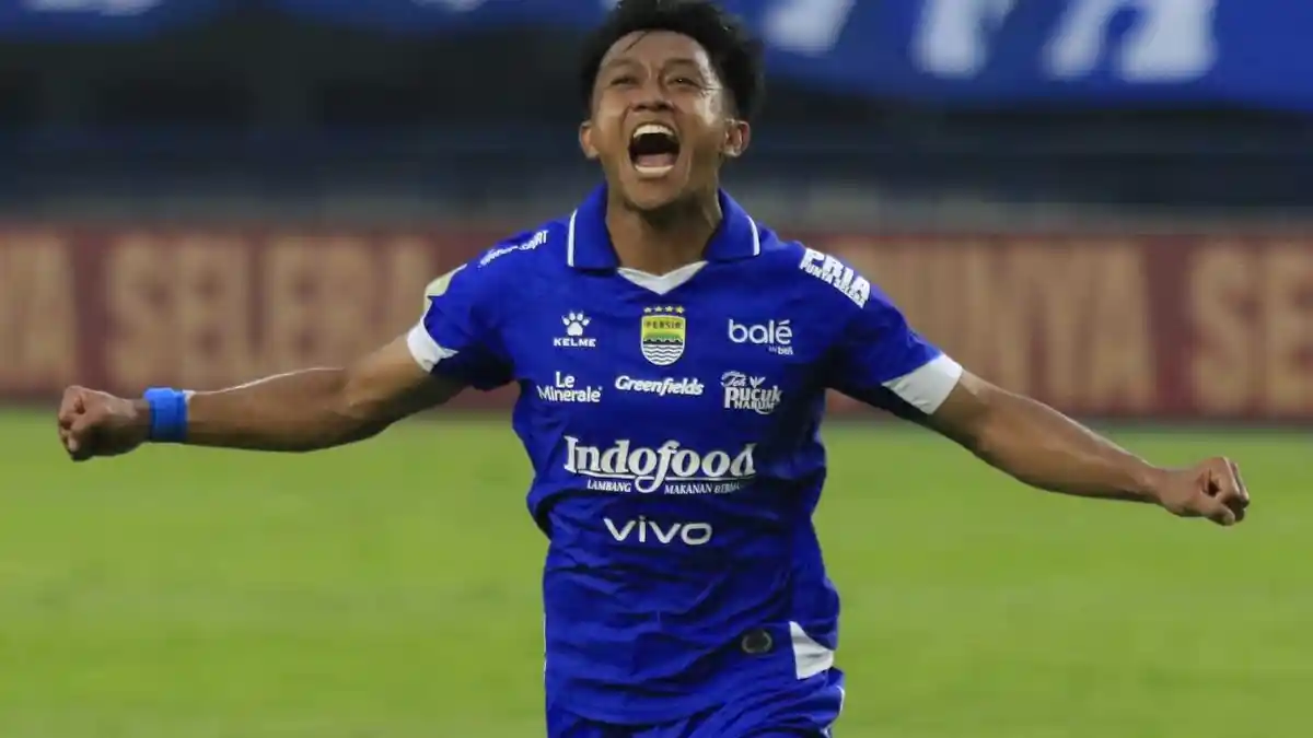 10 Tahun Bela Persib Bandung, Febri Hariyadi Dipinjamkan ke Persis Solo Demi Menit Bermain.