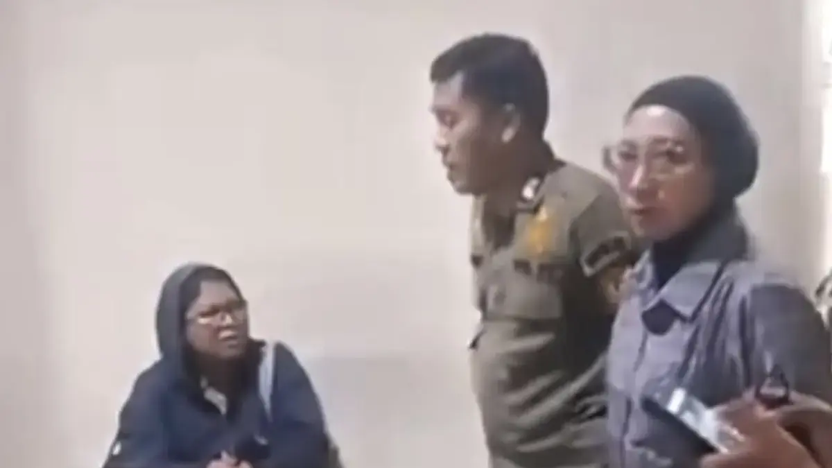 Viral Perempuan yang Kerap Tak Mau Bayar Makan, Kini Ditangkap Satpol PP Viral Perempuan yang Kerap Tak Mau Bayar Makan, Kini Ditangkap Satpol PP