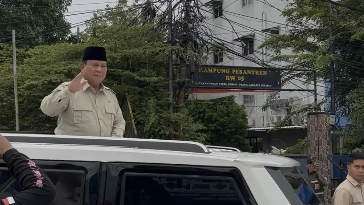 Seloroh Warga saat Presiden Prabowo Tiba di SPPG Polri Palmerah: Prabowo Ganteng Banget! Seloroh Warga saat Presiden Prabowo Tiba di SPPG Polri Palmerah: Prabowo Ganteng Banget!