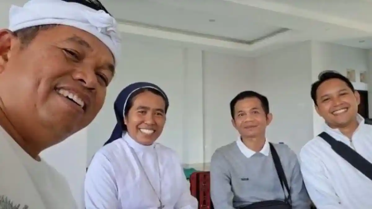 Suster Ika yang Selamatkan 13 Korban TPPO di Sikka Bertemu Dedi Mulyadi, Titip Pesan Buat Pemda Suster Ika yang Selamatkan 13 Korban TPPO di Sikka Bertemu Dedi Mulyadi, Titip Pesan Buat Pemda.