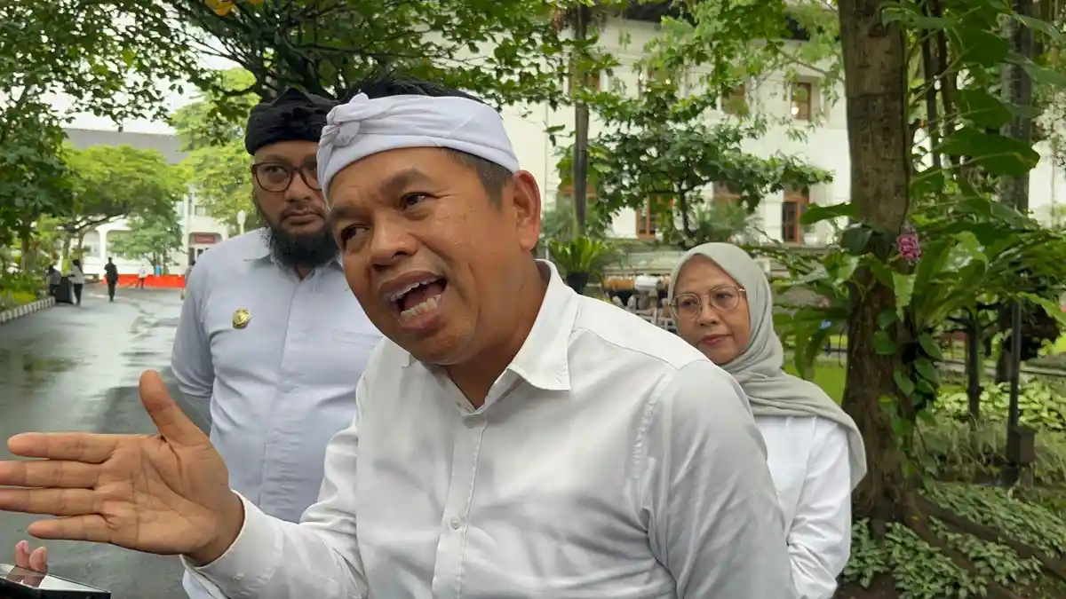 Dedi Mulyadi Sudah di Maumere Bantu 13 Warga Jabar yang Diduga Korban TPPO, Datangi Kantor TRUK-F Dedi Mulyadi Sudah di Maumere Bantu 13 Warga Jabar yang Diduga Korban TPPO, Datangi Kantor TRUK-F