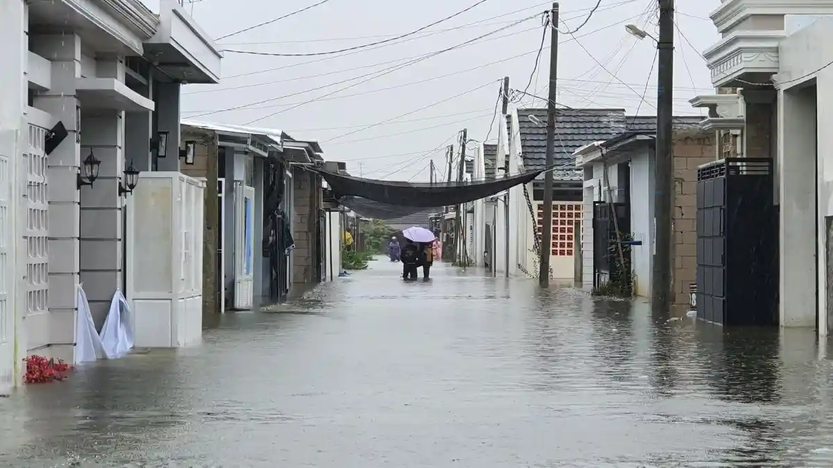 Banjir Indramayu Rendam Perumahan Setinggi Pinggang, Bupati Lucky Hakim Bongkar Penyebabnya