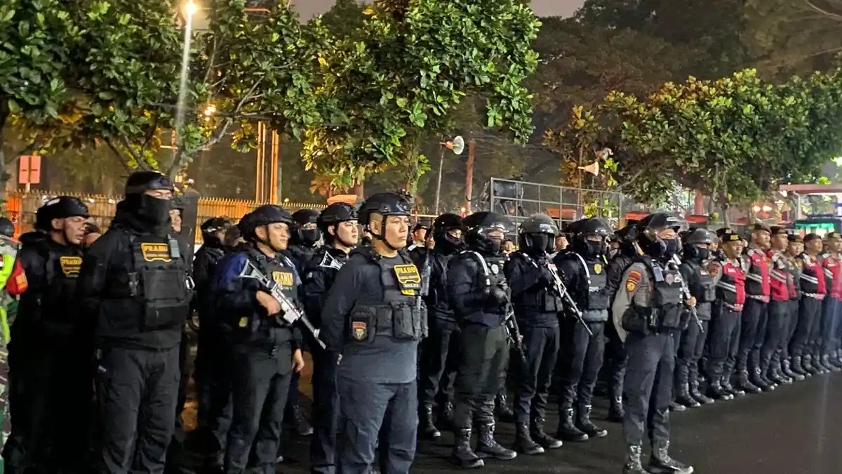 Bawa Parang Jelang Sahur, 17 Pemuda di Mekarwangi Diringkus Tim Prabu Polrestabes Bandung Bawa Parang Jelang Sahur, 17 Pemuda di Mekarwangi Diringkus Tim Prabu Polrestabes Bandung.