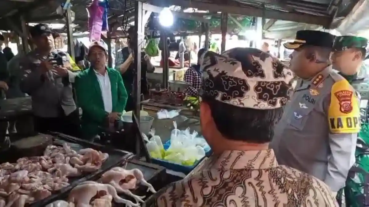Harga Cabai Setan di Cirebon Tembus Rp100 Ribu, Pemkab Cirebon Akan Buat Pasar Murah.
