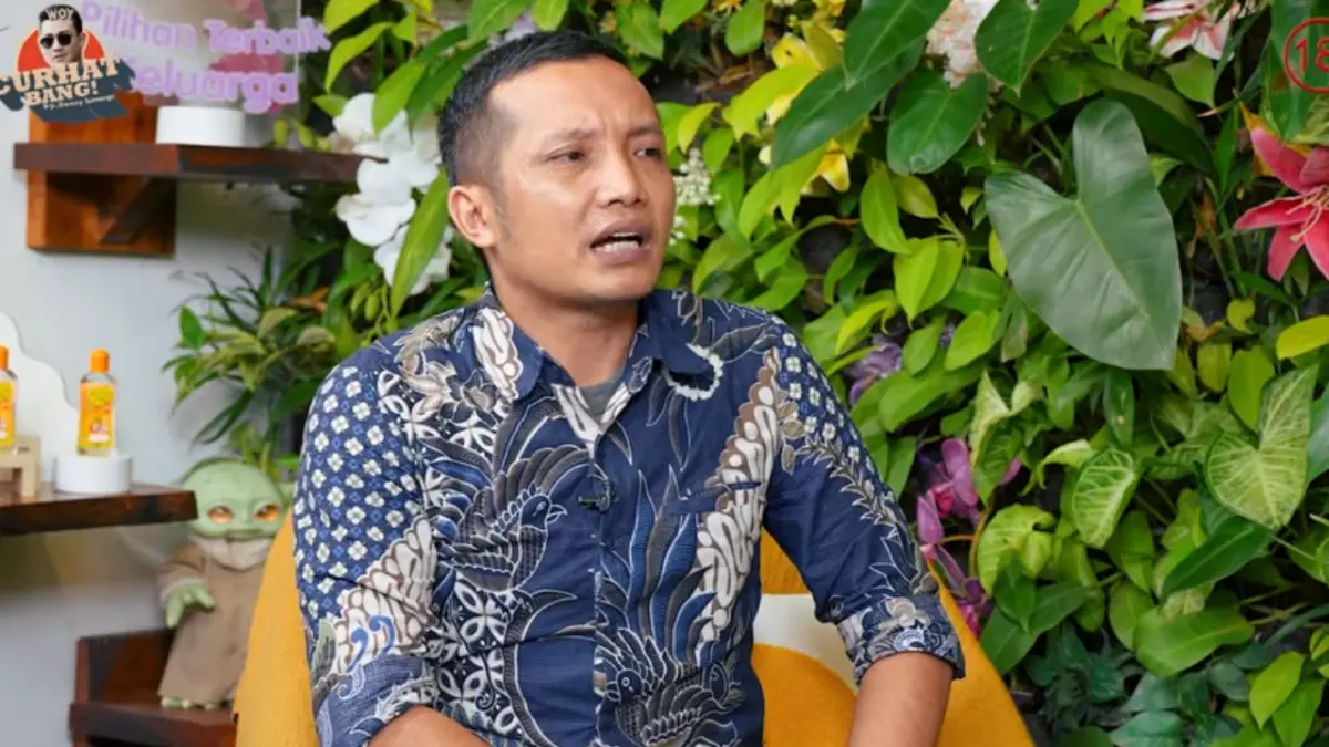 Lewat Podcast Denny Sumargo, Orang Tua Nizam Ungkap Kronologi Anaknya Dianiya Ibu Tiri Hingga Tewas Lewat Podcast Denny Sumargo, Orang Tua Nizam Ungkap Kronologi Anaknya Dianiya Ibu Tiri Hingga Tewas.