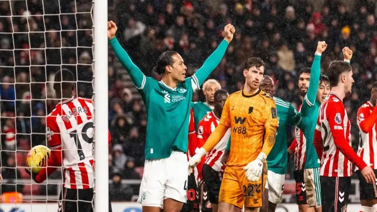 Rekor Baru! Gol Van Dijk Bawa Liverpool Tekan Chelsea dan MU, Arne Slot Lega