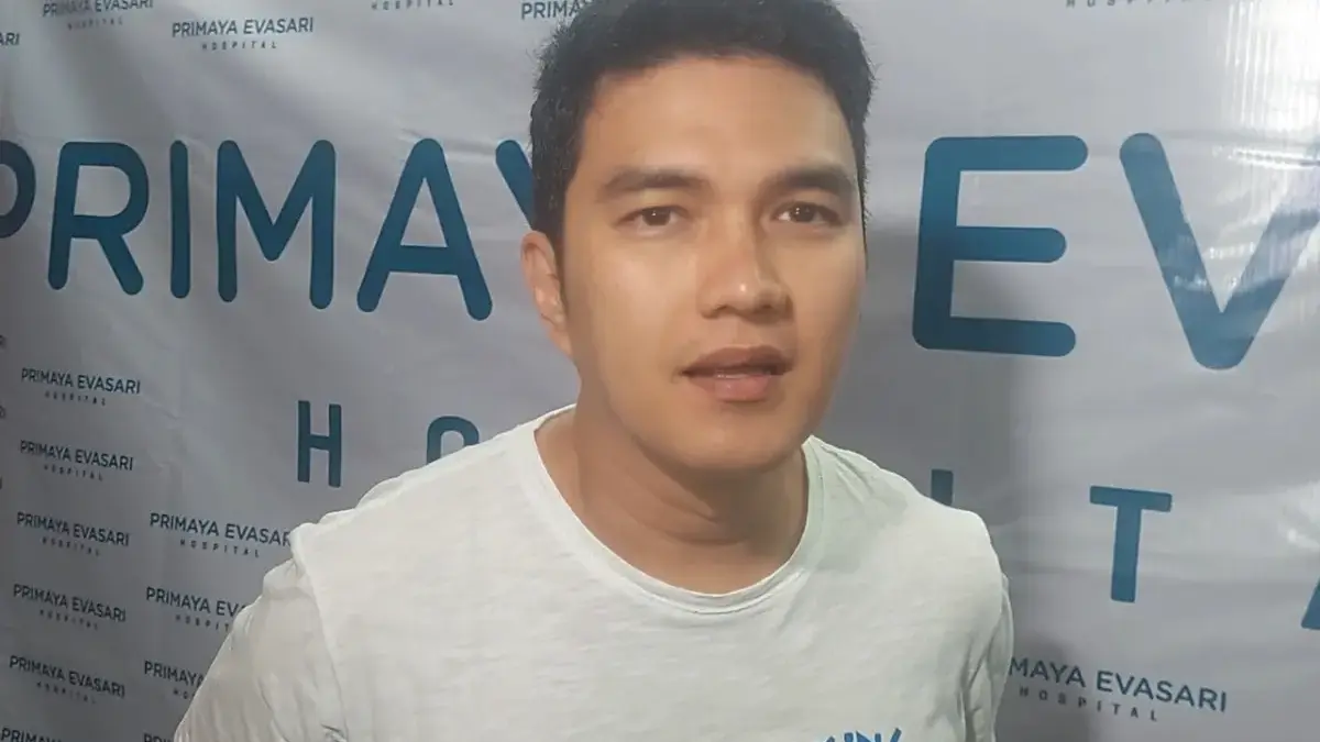 Aldi\'s Burger Viral, Aldi Taher Ngaku Kaget Usahanya Diserbu Pembeli