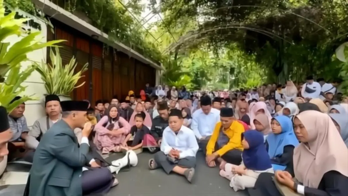Heboh Tahlilan di Depan Rumah Jokowi, Ajudan: Bapak Tak Berkeberatan.