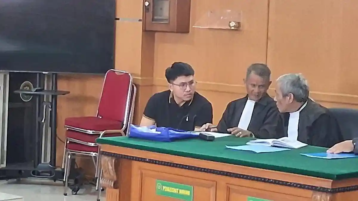 BREAKING NEWS: Konten Kreator Resbob Jalani Sidang Perdana Kasus Ujaran Kebencian di PN Bandung.