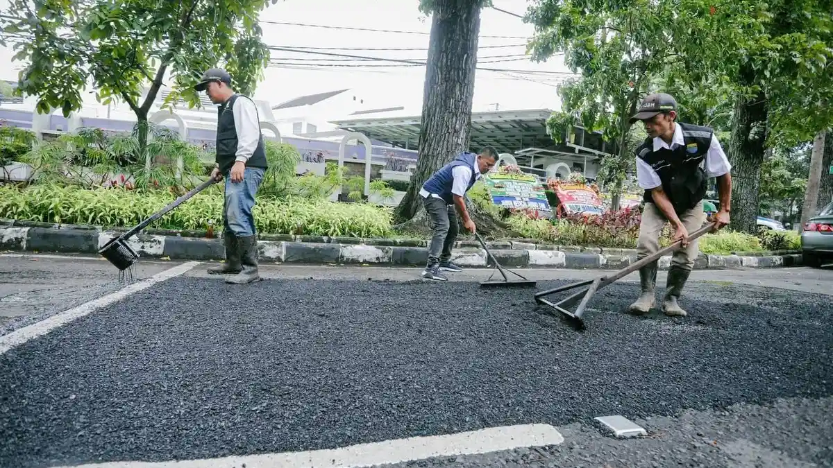 Mudik Tinggal Hitungan Hari, DBMPR Jabar Kebut Perbaikan Jalur Maksimal H-7 Lebaran.