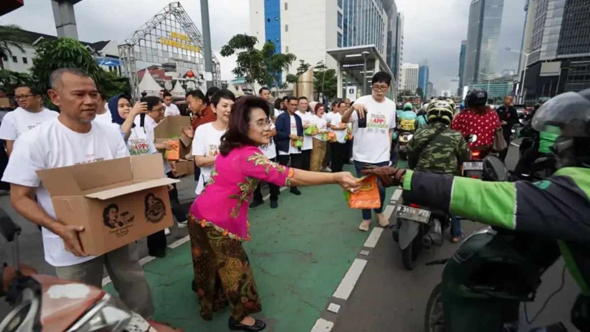 Legitnya Bagi-Bagi 1.500 Paket Takjil Pisang Goreng Madu Bu Nanik dengan Kemasan Ramah Lingkungan Legitnya Bagi-Bagi 1.500 Paket Takjil Pisang Goreng Madu Bu Nanik dengan Kemasan Ramah Lingkungan