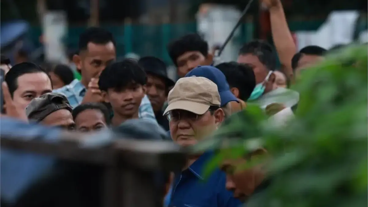 Prabowo Mau Bangun Hunian Layak Buat Warga Bantaran Rel Senen Prabowo Mau Bangun Hunian Layak Buat Warga Bantaran Rel Senen.