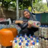 Menyulap Sampah Menjadi Berkah: Kisah Ibu Amaliyah dalam Mengurangi Limbah di Kampung Masigit Bersama PNM.