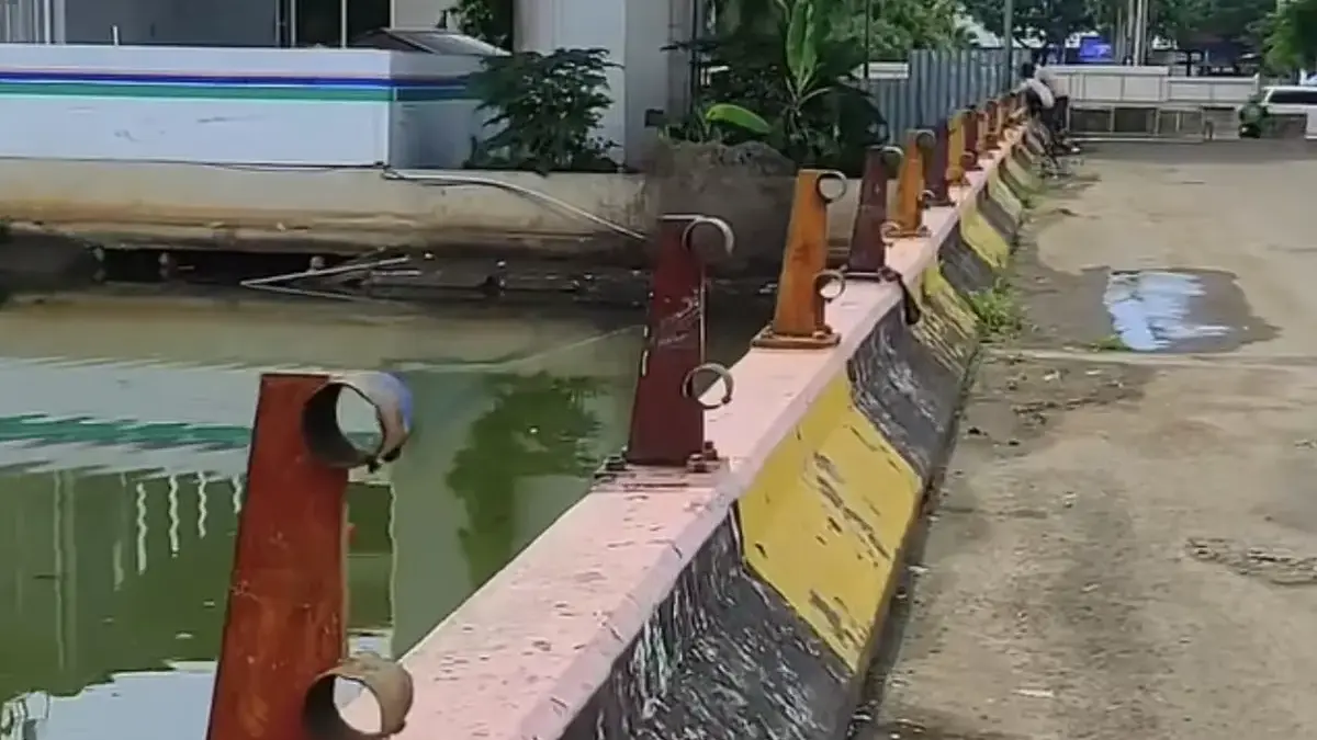 Besi Jembatan Ancol Dipreteli Maling, Pramono Desak Pelaku Segera Ditangkap! Besi Jembatan Ancol Dipreteli Maling, Pramono Desak Pelaku Segera Ditangkap!