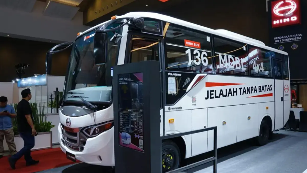 Hino Bus 4x4 Tangguh, Siap Taklukkan Medan Ekstrem