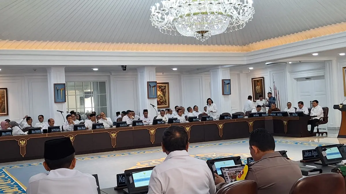 Prabowo Kumpulkan Menteri Wamen hingga Eselon I di Istana Hari Ini Bahas Isu Strategis