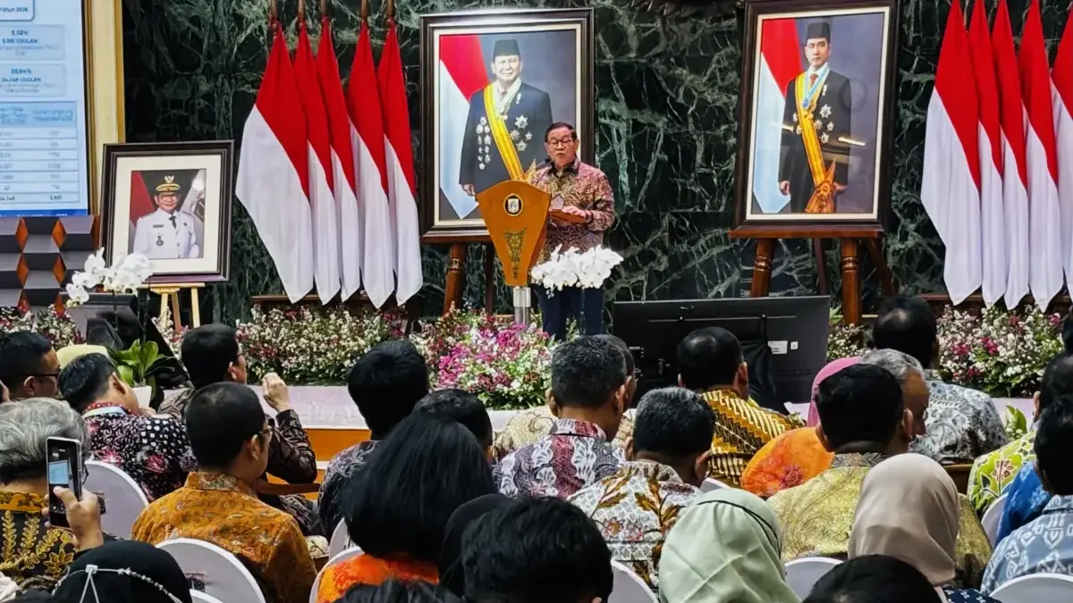 Pramono Bantah Izinkan Halte di Jakarta Pakai Nama Parpol: Enggak Lah, Saya Bercanda