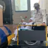 Banyak Lansia Tanpa Pendamping, Petugas Haji Jeddah Ambil Alih Dorong Kursi Roda
