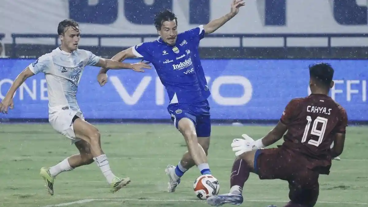El Clasico Persija vs Persib: Thom Haye Sudah Siap Tempur di Kandang Macan.