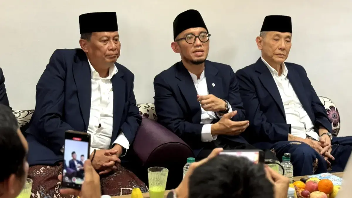 Wamenhaj Dahnil Tiba di Makkah Pimpin Tim Pertama Amirul Hajj Wamenhaj Dahnil Tiba di Makkah Pimpin Tim Pertama Amirul Hajj