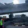 Truk Trailer Muatan Besi Terguling di Tomang, Tol Dalkot Arah Cawang Ditutup