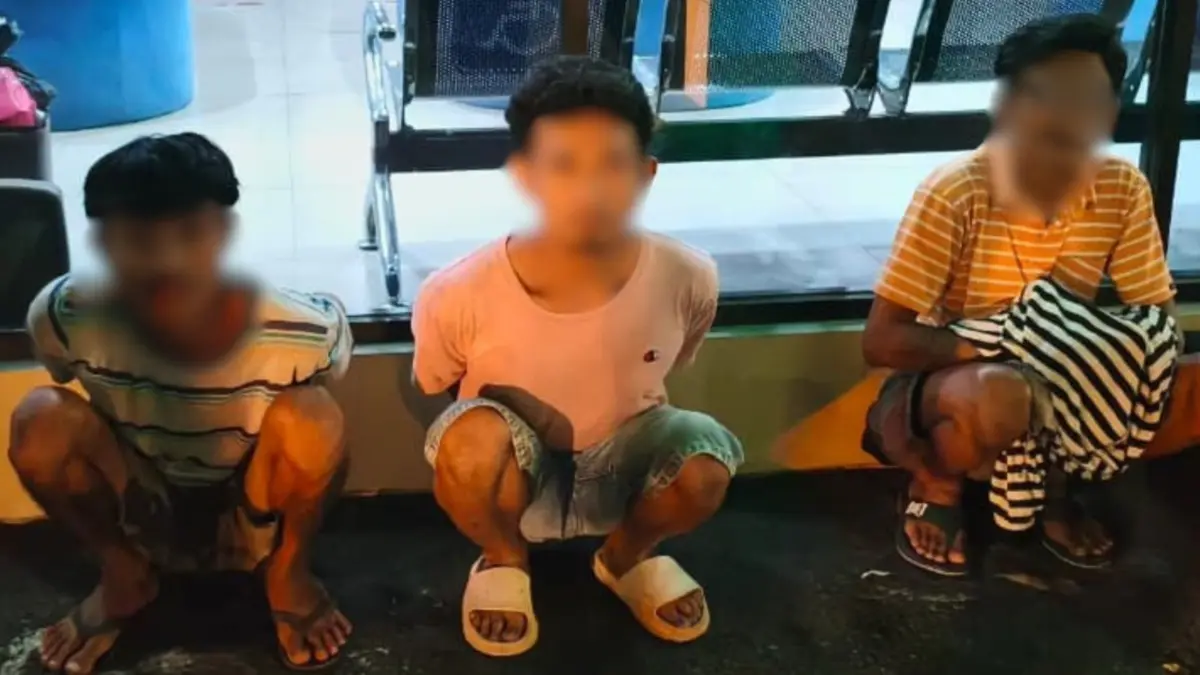 Patroli Brimob PMJ di Jakut, Tiga Pria Diamankan Usai Sembunyikan Sabu di Jok Motor Patroli Brimob PMJ di Jakut, Tiga Pria Diamankan Usai Sembunyikan Sabu di Jok Motor