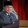 Prabowo Resmi Teken Revisi UU Polri 2026, Atur Pensiun hingga Penempatan Polisi di Jabatan Sipil.