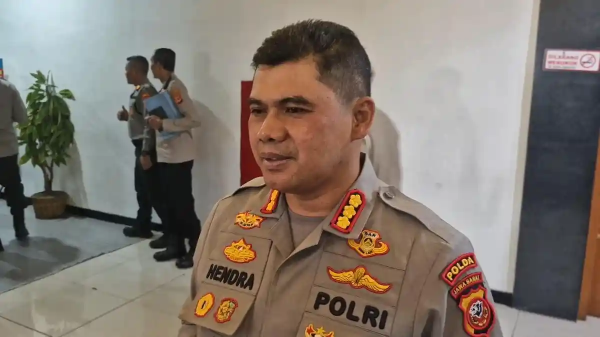 Buntut Video Viral Dugaan Pesta Gay di Karawang, Polisi Periksa 7 Orang, Manajemen Ikut Diinterogasi Buntut Video Viral Dugaan Pesta Gay di Karawang, Polisi Periksa 7 Orang, Manajemen Ikut Diinterogasi.