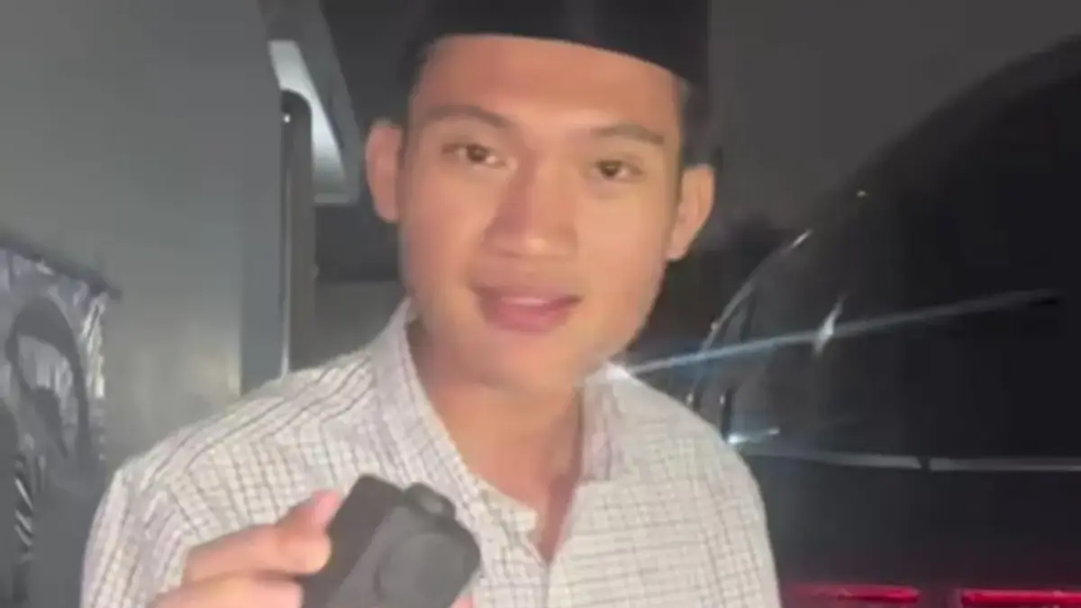 Polisi Persilakan Tiyo Melapor Soal Dugaan Teror Alat Pelacak saat Ikut Aksi di Gejayan Polisi Persilakan Tiyo Melapor Soal Dugaan Teror Alat Pelacak saat Ikut Aksi di Gejayan.