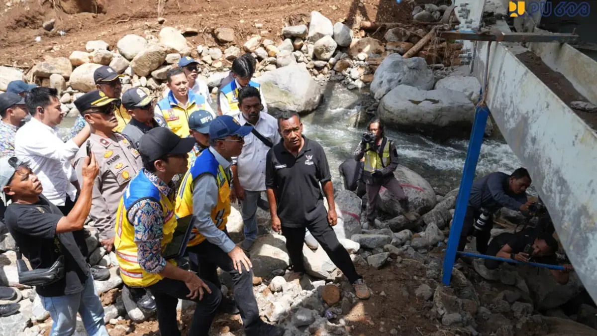 Prioritaskan Keselamatan Warga, Menteri PU Tugaskan PT PP Perkuat Jembatan Enang-enang