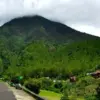 Sejarah Gunung Kawi yang Disebut Pernah Didatangi Sarwendah hingga Jokowi, Pesarean Eyang Jugo Disorot.