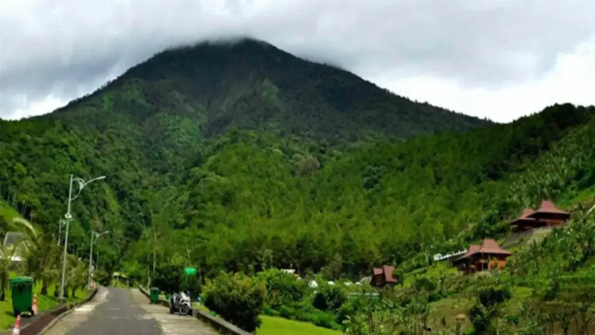 Sejarah Gunung Kawi yang Disebut Pernah Didatangi Sarwendah hingga Jokowi, Pesarean Eyang Jugo Disorot.