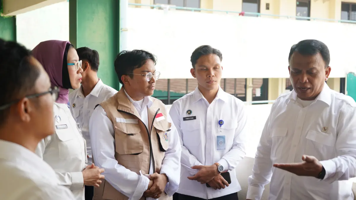 MBG Perdana Setelah Libur Sekolah, Wakil Kepala BGN Tinjau Pelaksanaan Program MBG di Jakarta Pusat.