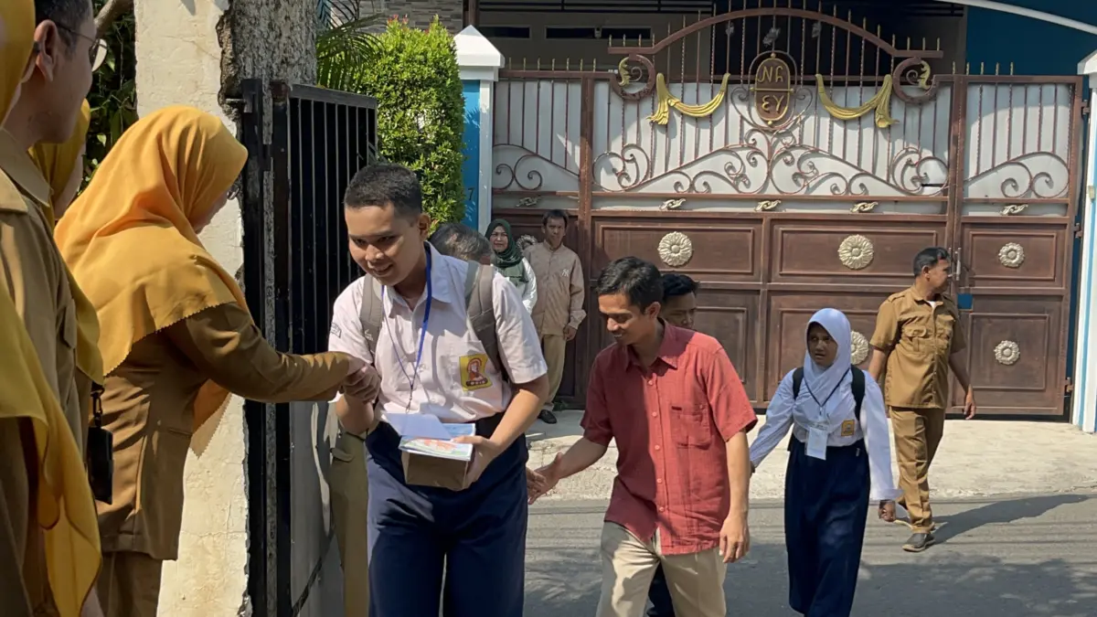 Kemendukbangga/BKKBN Luncurkan GEMAS, Dorong Ayah Antar Anak ke Sekolah Hari Pertama